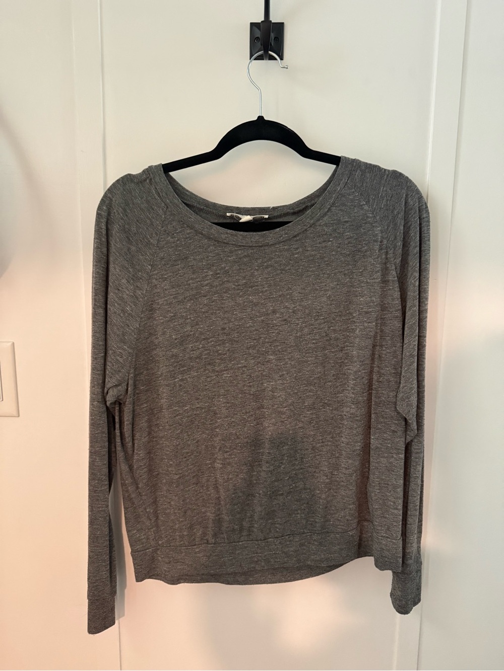 Forever 21 Gray Crew Neck Long-Sleeve Sweatshirt